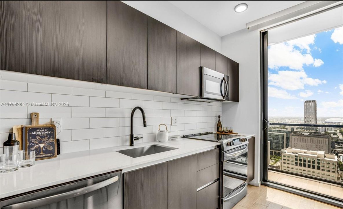 En Venta: $1,595,000 (3 camas, 3 baños, 1150 Pies cuadrados)