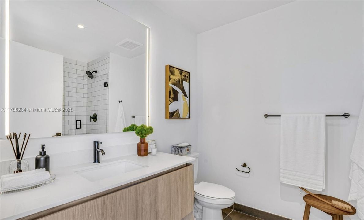 En Venta: $1,595,000 (3 camas, 3 baños, 1150 Pies cuadrados)