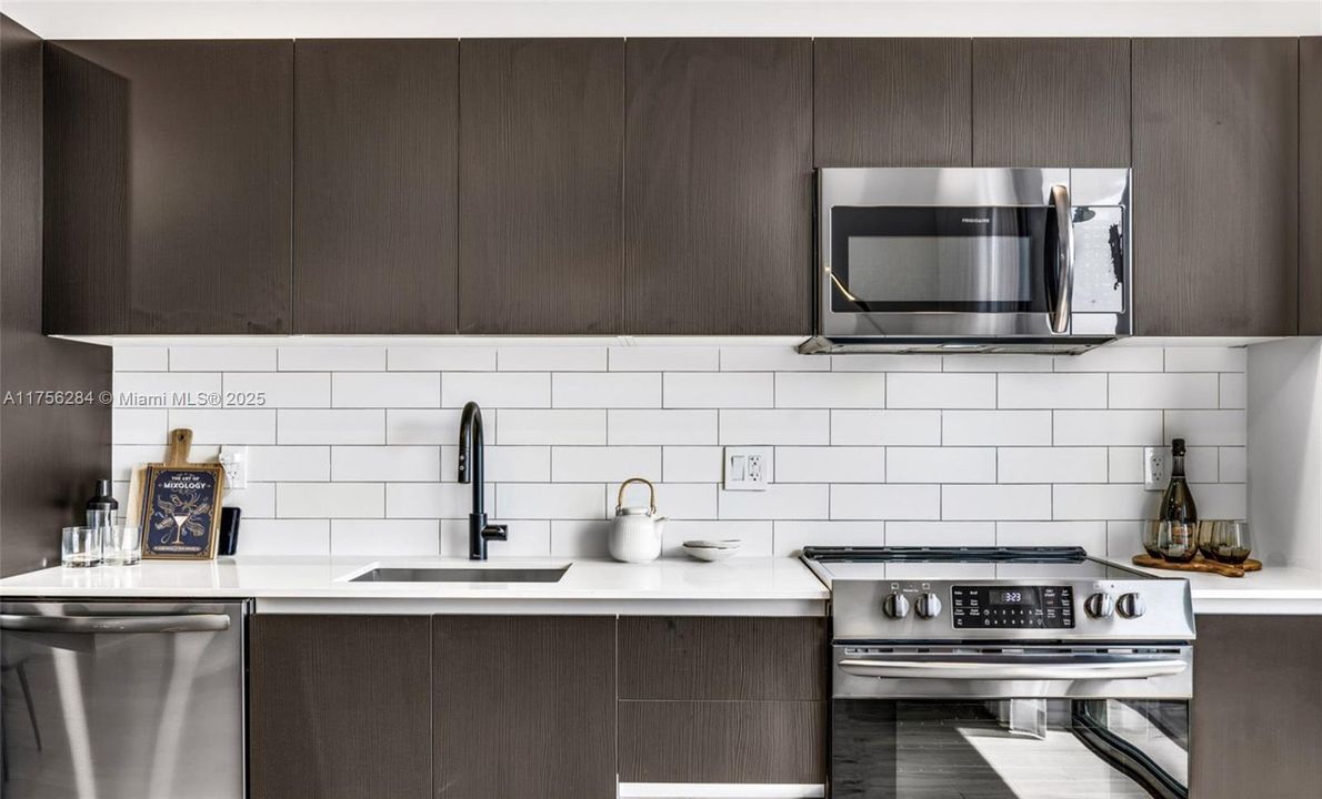 En Venta: $1,595,000 (3 camas, 3 baños, 1150 Pies cuadrados)