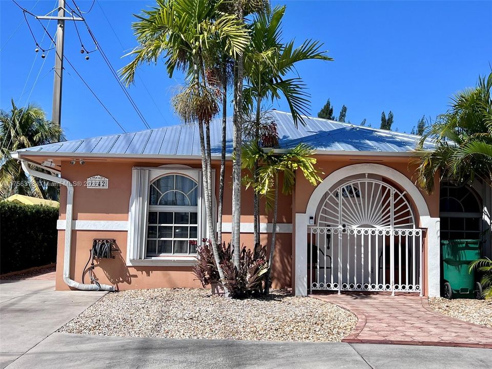 最近售出: $1,150,000 (0 贝兹, 0 浴室, 4088 平方英尺)