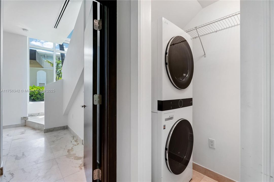 待售: $2,950,000 (4 贝兹, 3 浴室, 2448 平方英尺)