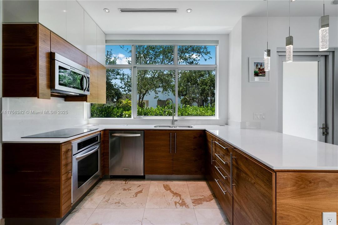 待售: $2,950,000 (4 贝兹, 3 浴室, 2448 平方英尺)