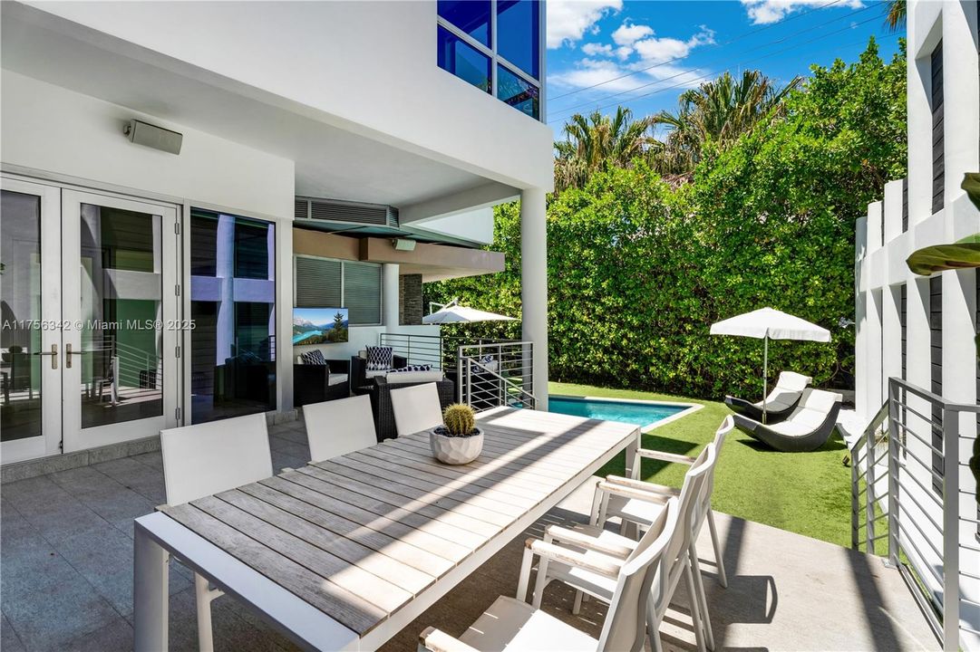 待售: $2,950,000 (4 贝兹, 3 浴室, 2448 平方英尺)