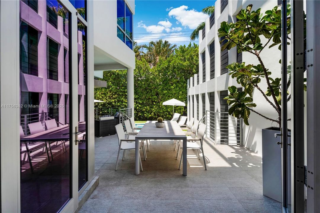 待售: $2,950,000 (4 贝兹, 3 浴室, 2448 平方英尺)