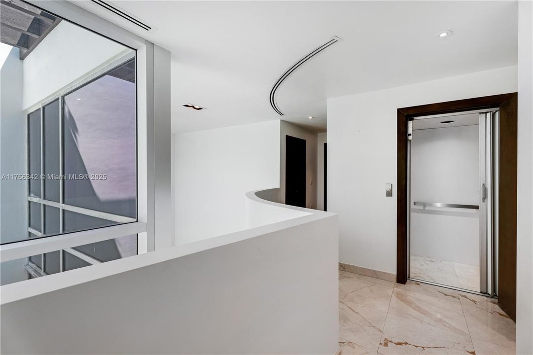 待售: $2,950,000 (4 贝兹, 3 浴室, 2448 平方英尺)