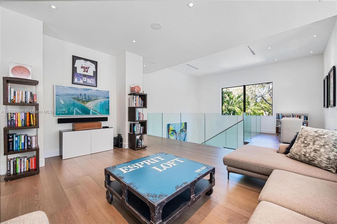 2nd Floor Living Room