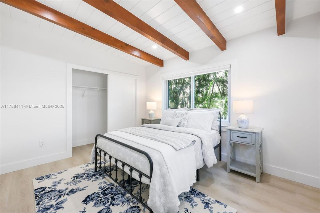 Recently Sold: $749,900 (4 beds, 2 baths, 1965 Square Feet)