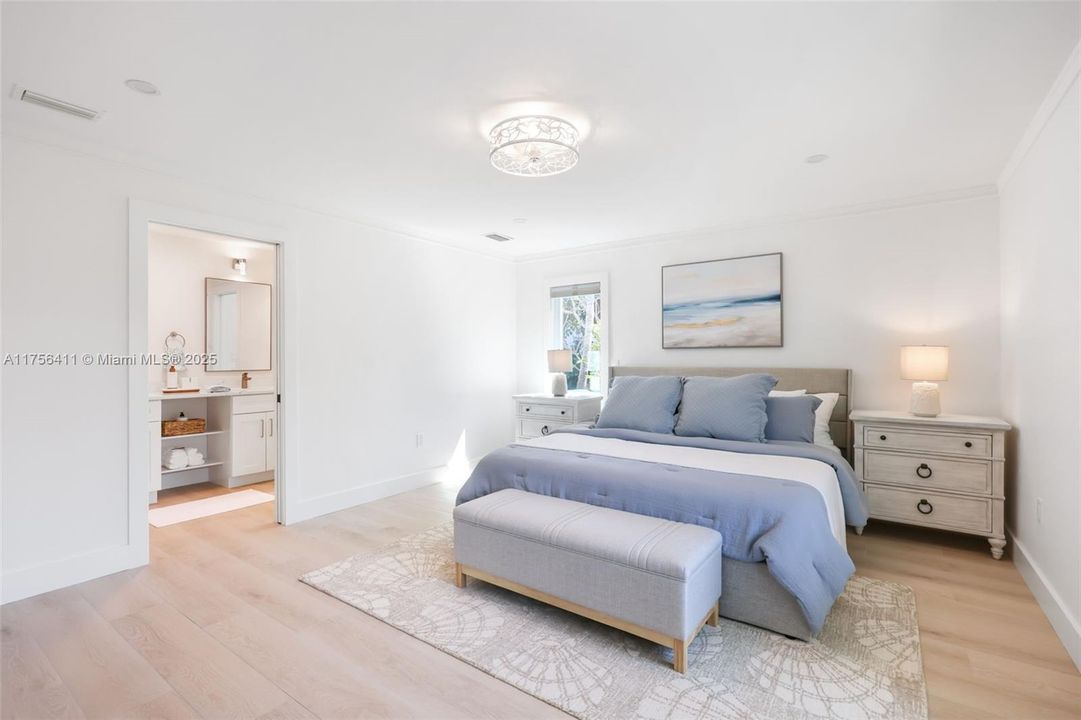 Recently Sold: $749,900 (4 beds, 2 baths, 1965 Square Feet)