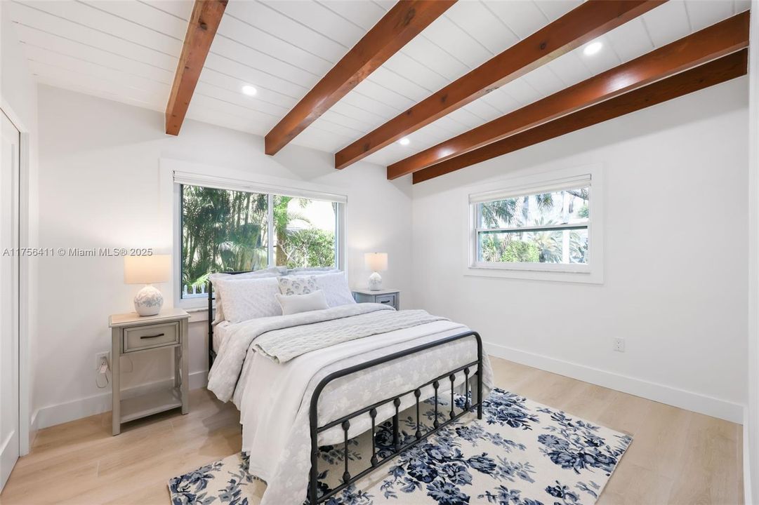 Recently Sold: $749,900 (4 beds, 2 baths, 1965 Square Feet)