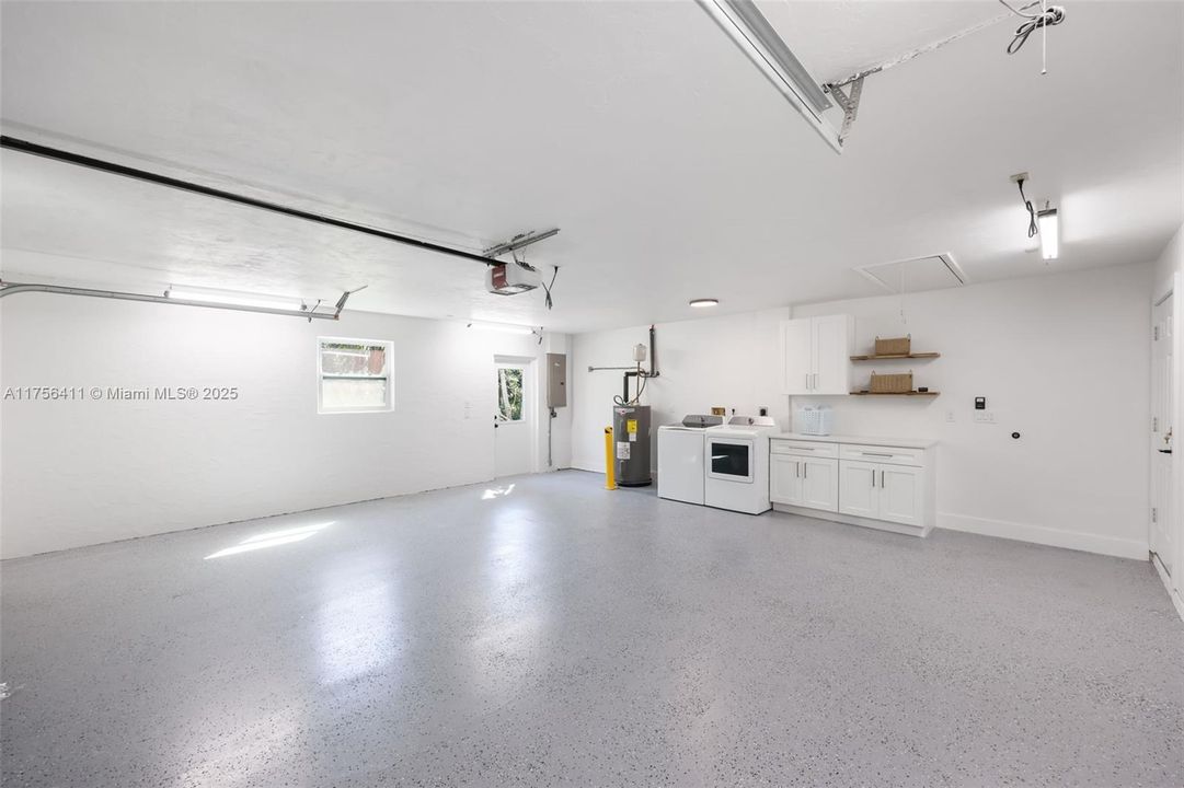 Recently Sold: $749,900 (4 beds, 2 baths, 1965 Square Feet)