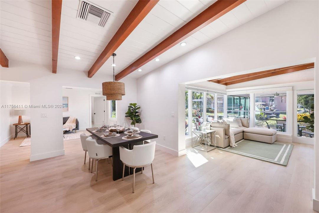 Recently Sold: $749,900 (4 beds, 2 baths, 1965 Square Feet)