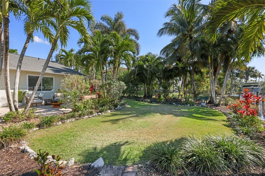 Recently Sold: $749,900 (4 beds, 2 baths, 1965 Square Feet)