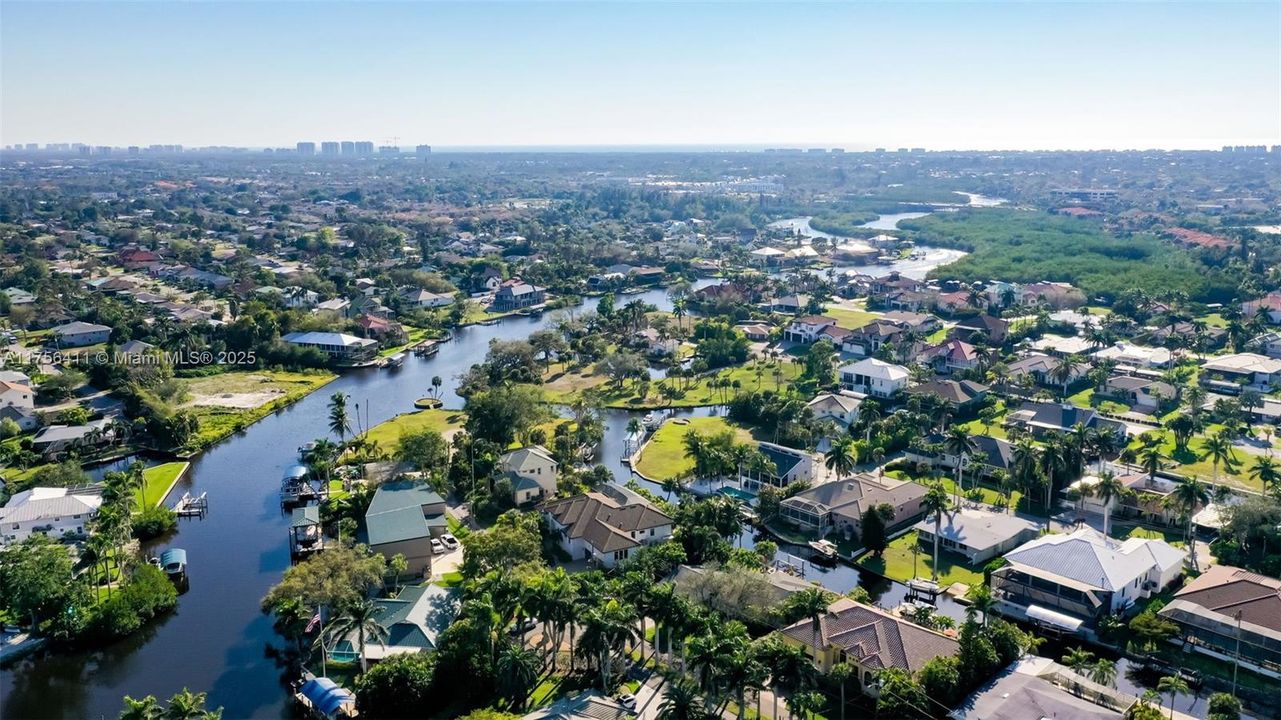 Recently Sold: $749,900 (4 beds, 2 baths, 1965 Square Feet)