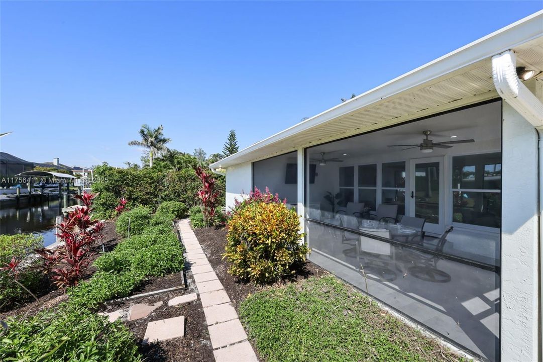 Recently Sold: $749,900 (4 beds, 2 baths, 1965 Square Feet)