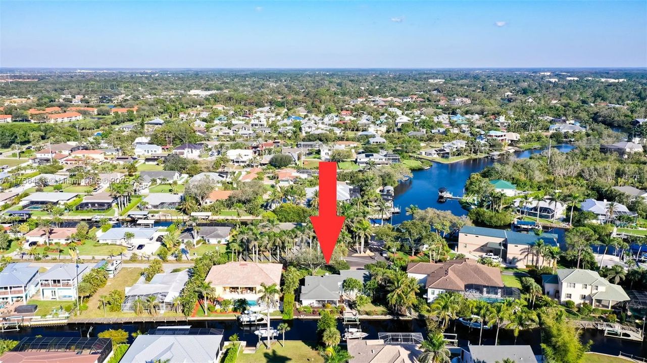 Recently Sold: $749,900 (4 beds, 2 baths, 1965 Square Feet)