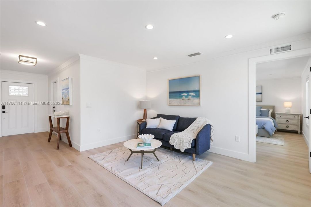 Recently Sold: $749,900 (4 beds, 2 baths, 1965 Square Feet)