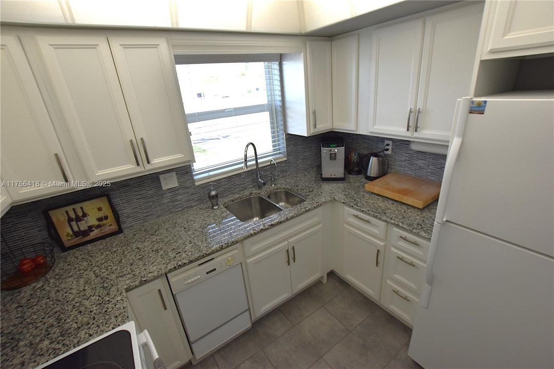 Vendido Recientemente: $124,500 (1 camas, 1 baños, 661 Pies cuadrados)