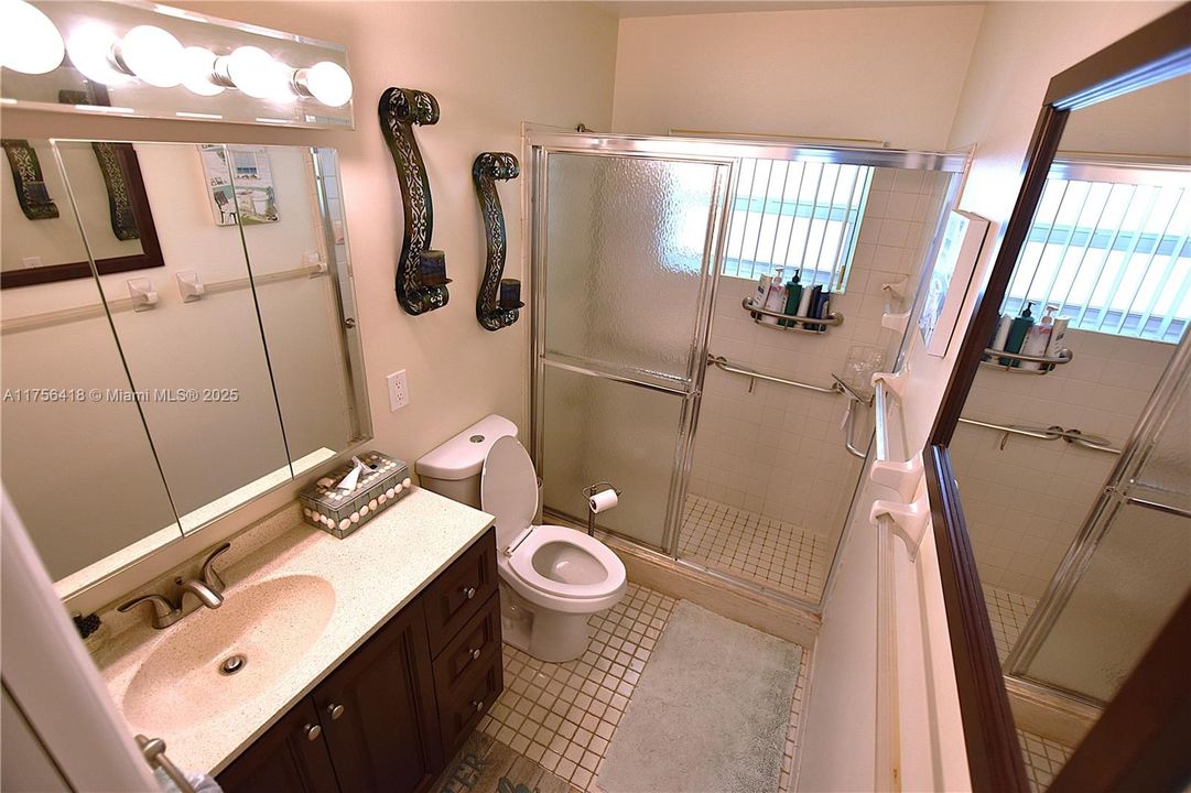 Vendido Recientemente: $124,500 (1 camas, 1 baños, 661 Pies cuadrados)