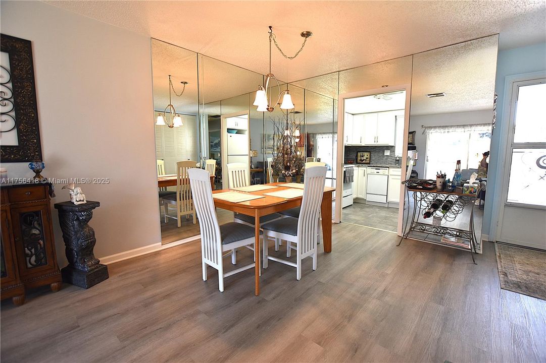 Vendido Recientemente: $124,500 (1 camas, 1 baños, 661 Pies cuadrados)