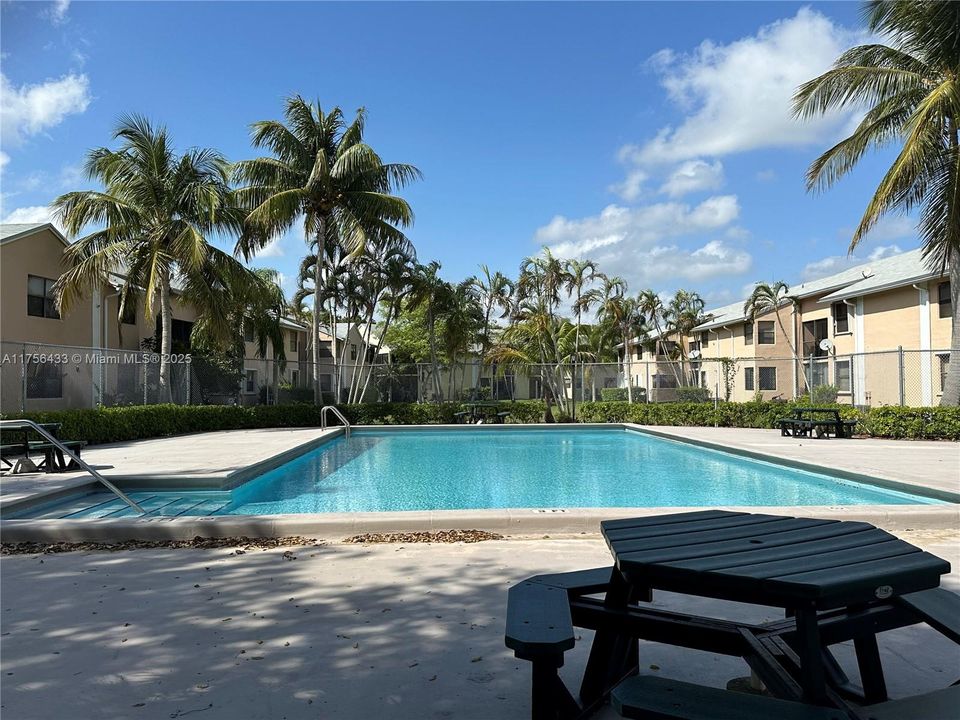 Recently Sold: $220,000 (3 beds, 2 baths, 1195 Square Feet)