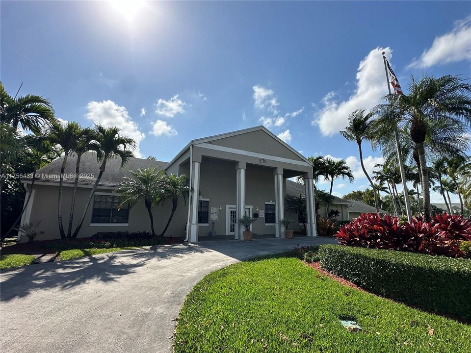 Recently Sold: $220,000 (3 beds, 2 baths, 1195 Square Feet)