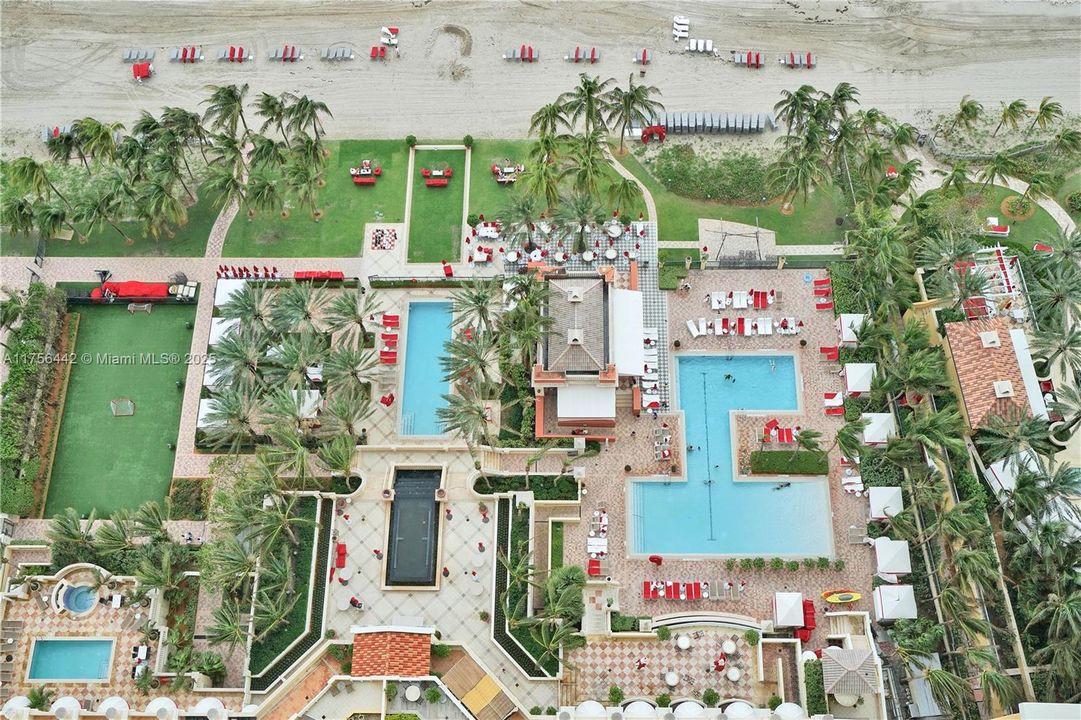 En Venta: $3,250,000 (3 camas, 3 baños, 2214 Pies cuadrados)