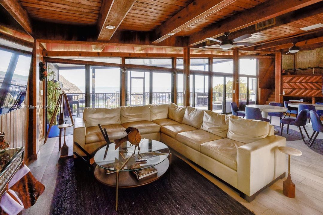 Recently Sold: $1,425,000 (3 beds, 2 baths, 0 Square Feet)