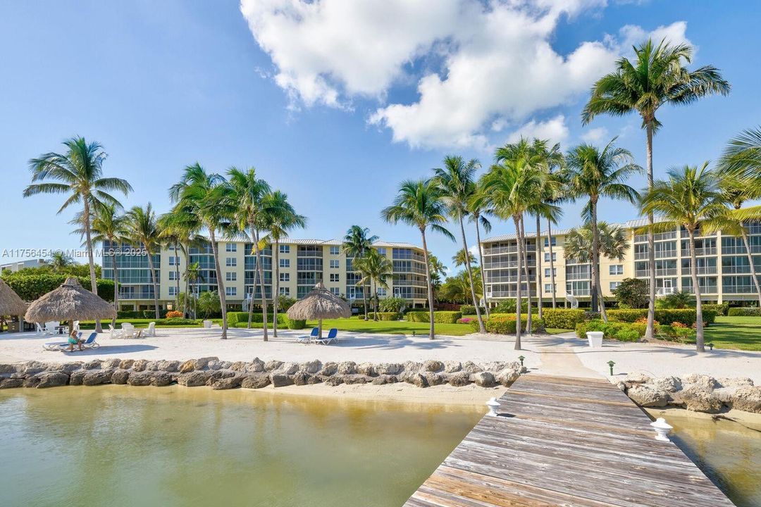 Recently Sold: $1,425,000 (3 beds, 2 baths, 0 Square Feet)