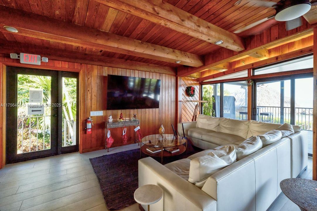 Recently Sold: $1,425,000 (3 beds, 2 baths, 0 Square Feet)