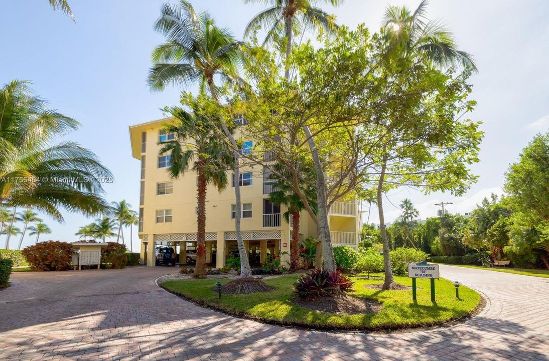 Recently Sold: $1,425,000 (3 beds, 2 baths, 0 Square Feet)