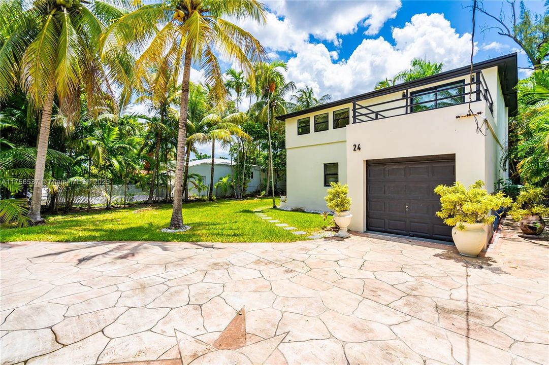 Recently Sold: $1,400,000 (4 beds, 3 baths, 2132 Square Feet)