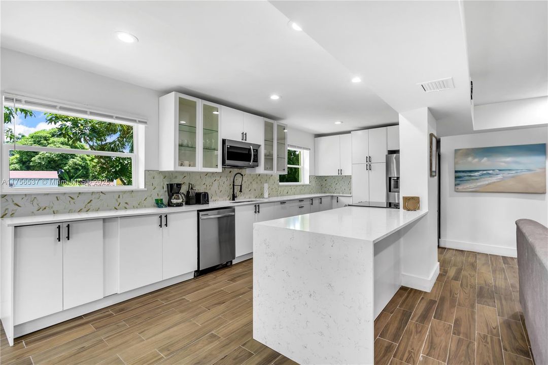 Recently Sold: $1,400,000 (4 beds, 3 baths, 2132 Square Feet)