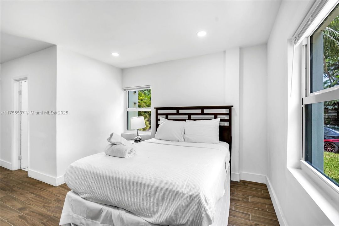 Recently Sold: $1,400,000 (4 beds, 3 baths, 2132 Square Feet)
