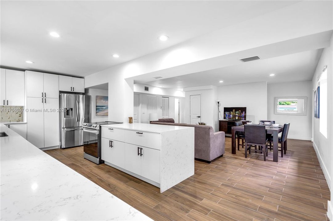 Recently Sold: $1,400,000 (4 beds, 3 baths, 2132 Square Feet)