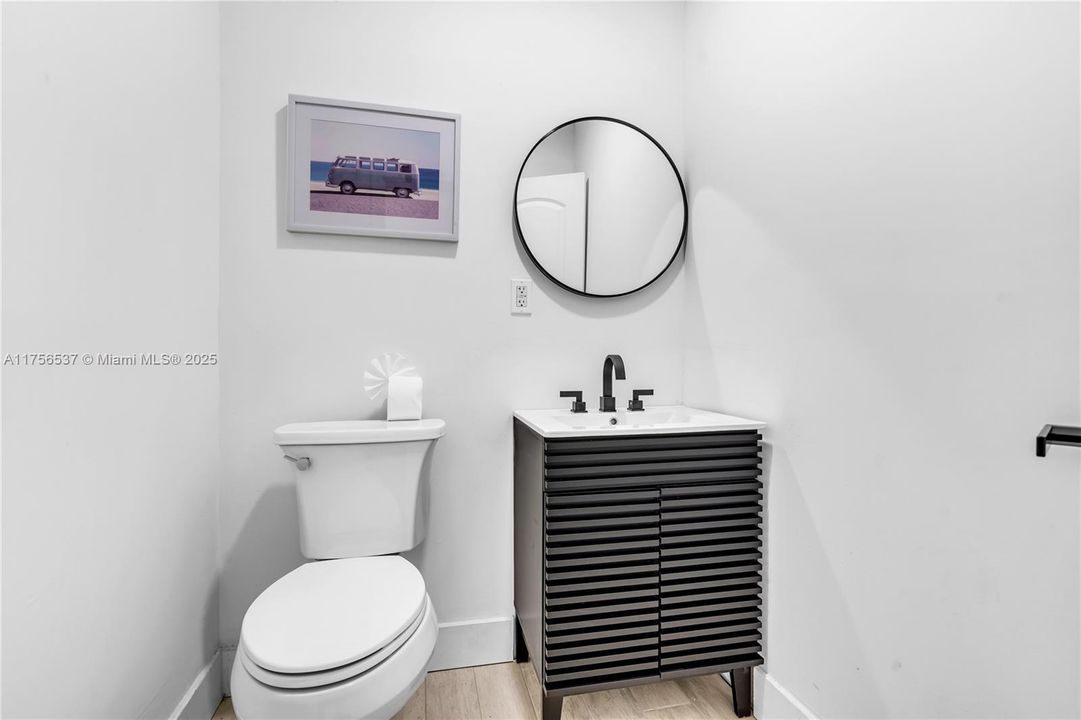 Recently Sold: $1,400,000 (4 beds, 3 baths, 2132 Square Feet)