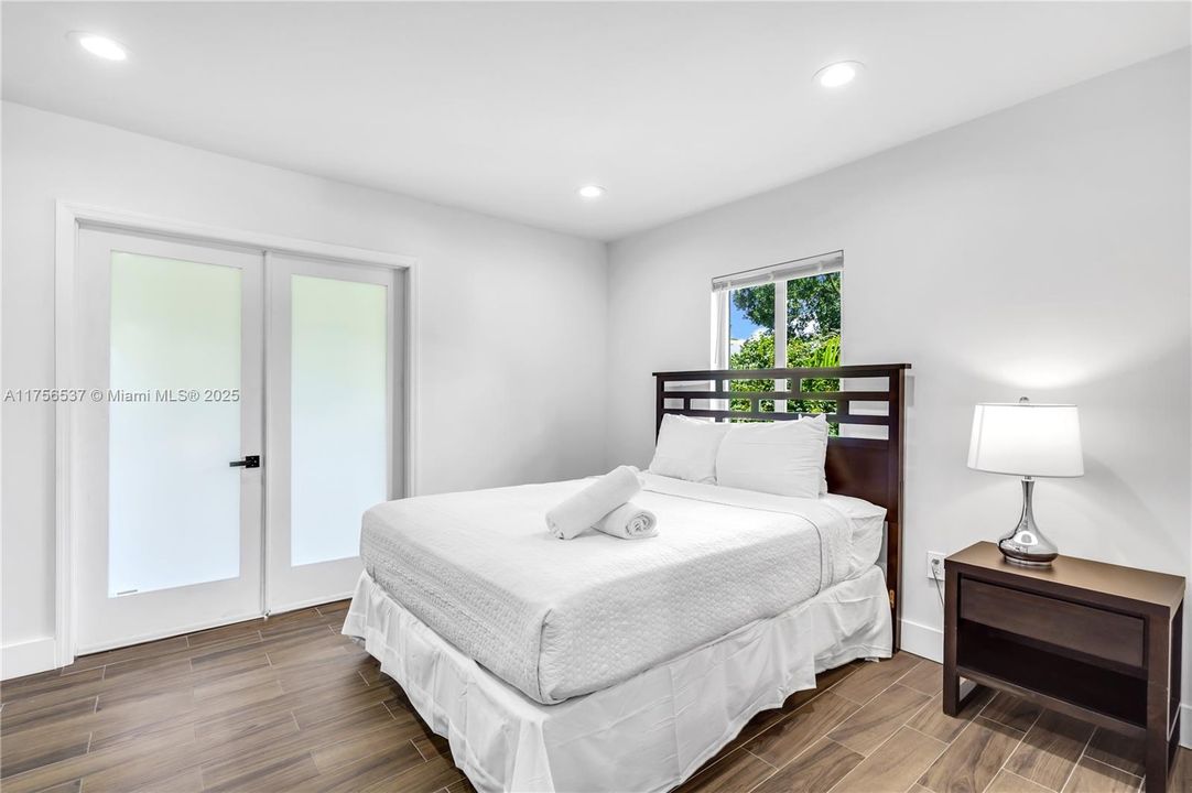 Recently Sold: $1,400,000 (4 beds, 3 baths, 2132 Square Feet)
