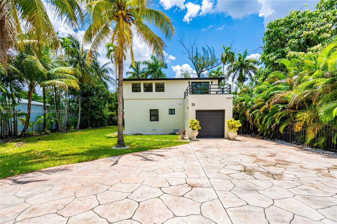 Recently Sold: $1,400,000 (4 beds, 3 baths, 2132 Square Feet)