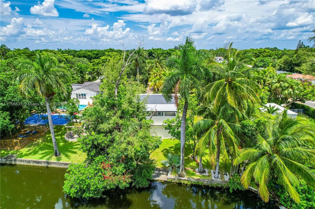 Recently Sold: $1,400,000 (4 beds, 3 baths, 2132 Square Feet)