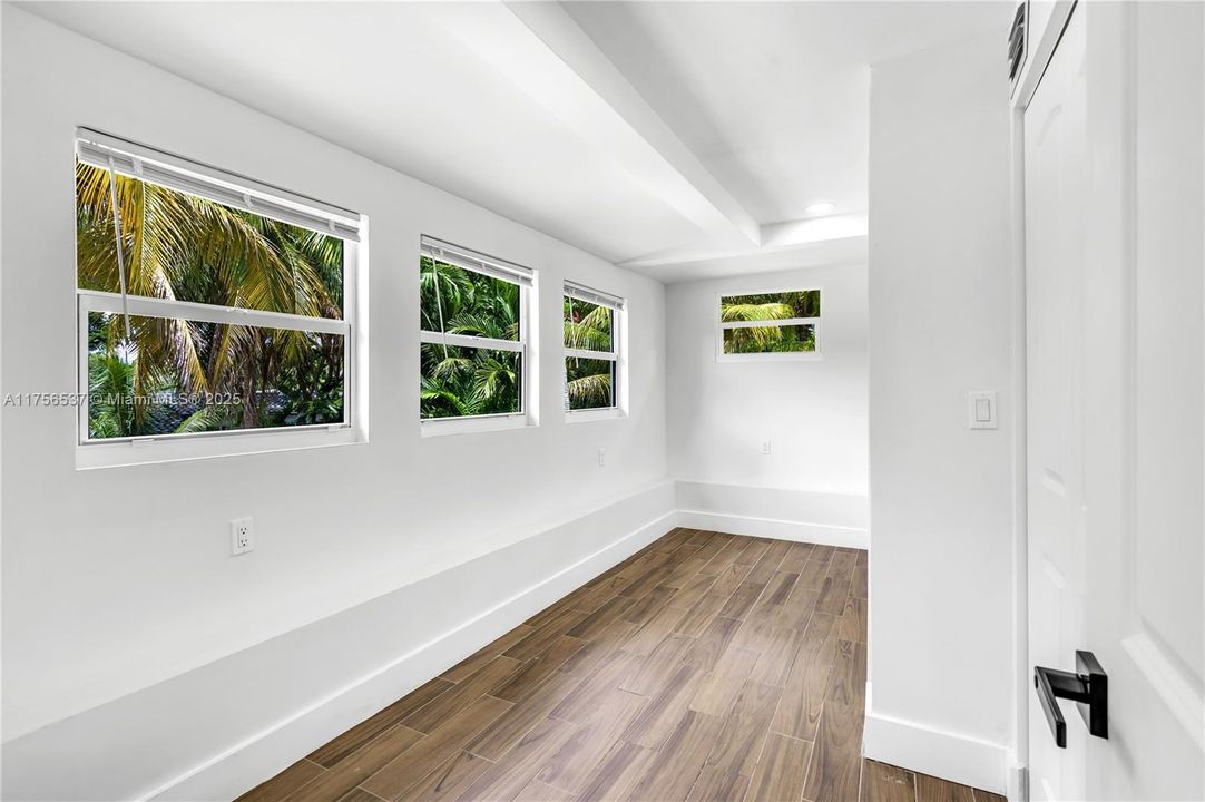 Recently Sold: $1,400,000 (4 beds, 3 baths, 2132 Square Feet)