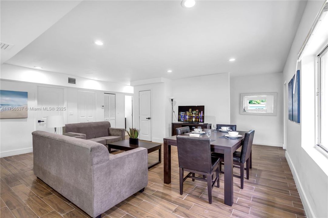 Recently Sold: $1,400,000 (4 beds, 3 baths, 2132 Square Feet)