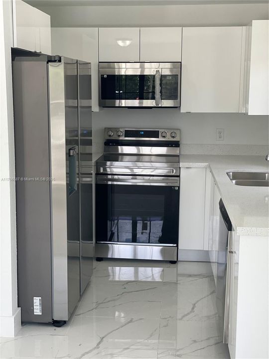 最近租的: $2,500 (3 贝兹, 2 浴室, 0 平方英尺)