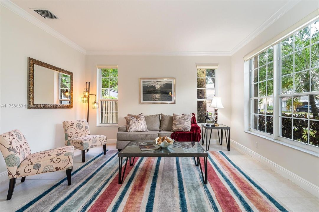 Недавно продано: $960,000 (4 спален, 3 ванн, 2910 Квадратных фут)