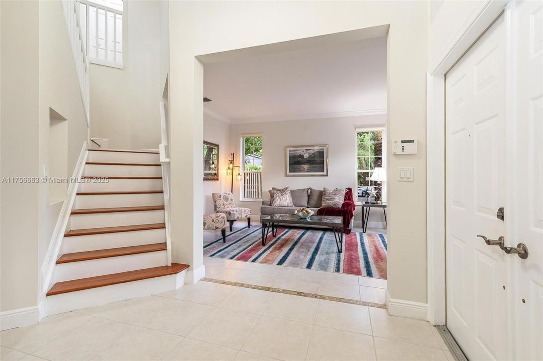 Недавно продано: $960,000 (4 спален, 3 ванн, 2910 Квадратных фут)