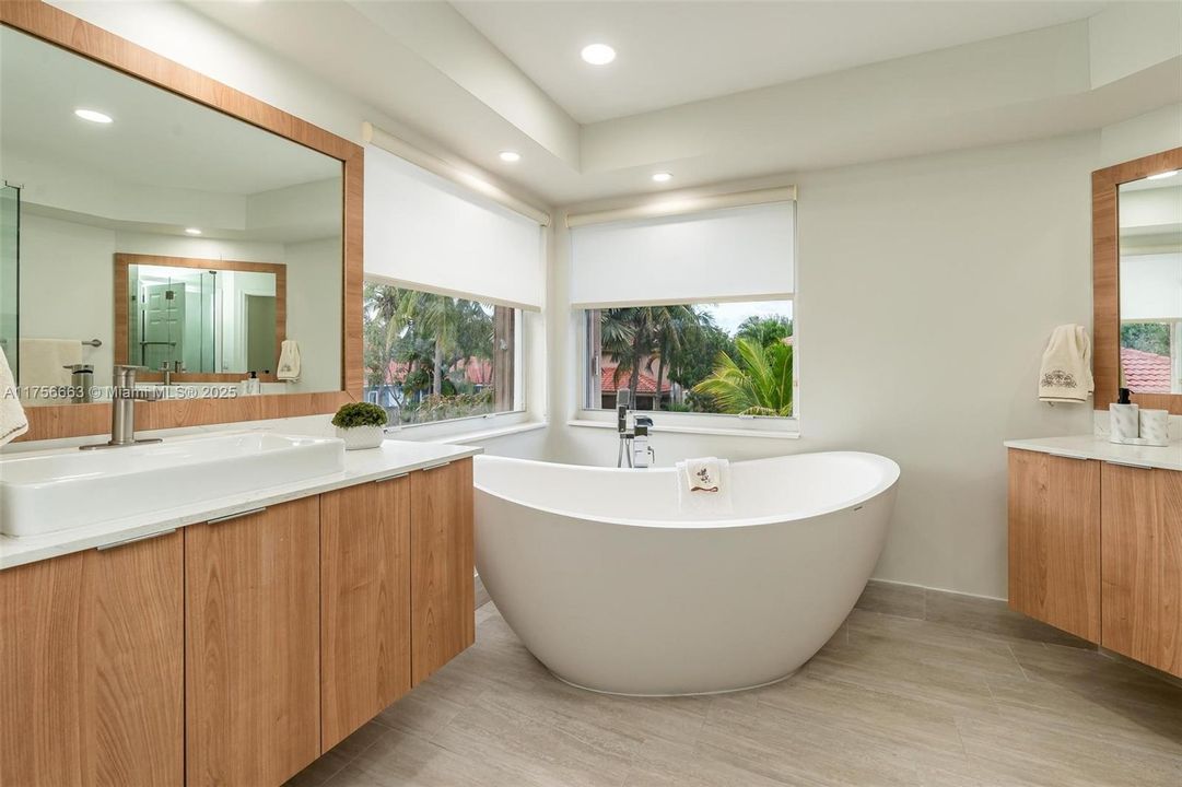 Недавно продано: $960,000 (4 спален, 3 ванн, 2910 Квадратных фут)