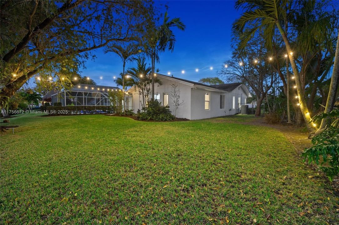 Vendido Recientemente: $1,575,000 (5 camas, 3 baños, 2509 Pies cuadrados)