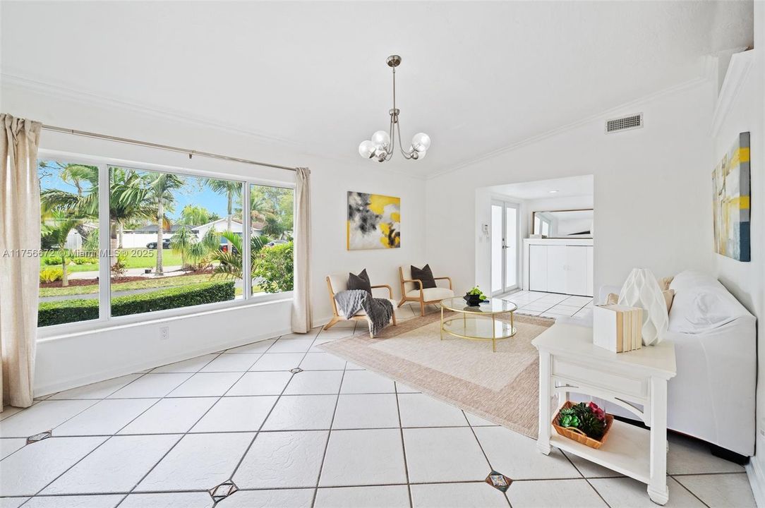 Vendido Recientemente: $1,575,000 (5 camas, 3 baños, 2509 Pies cuadrados)