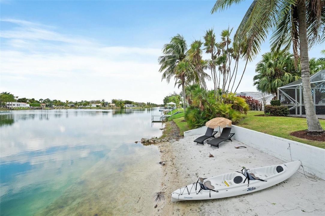 Vendido Recientemente: $1,575,000 (5 camas, 3 baños, 2509 Pies cuadrados)