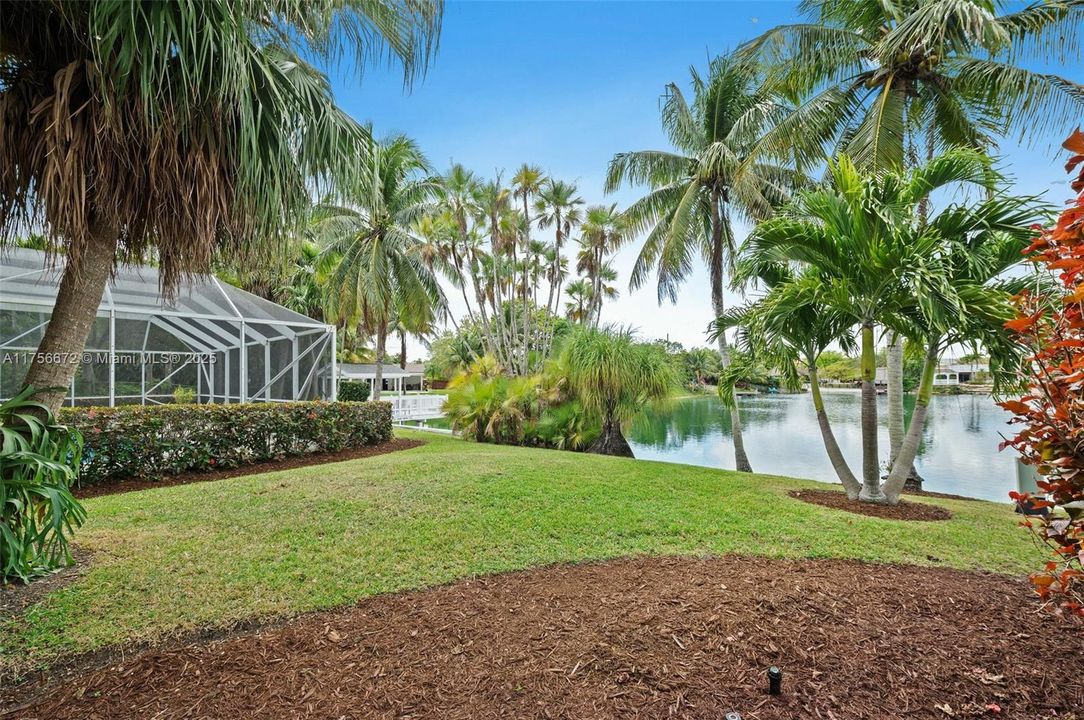 Vendido Recientemente: $1,575,000 (5 camas, 3 baños, 2509 Pies cuadrados)