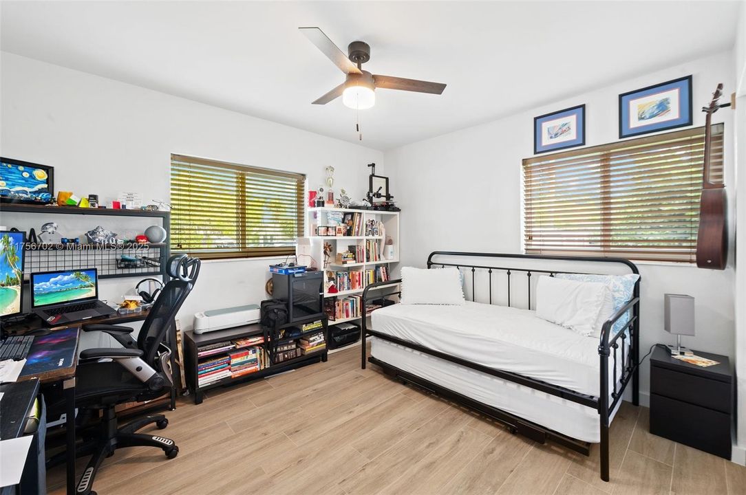 最近售出: $1,199,000 (4 贝兹, 3 浴室, 2054 平方英尺)