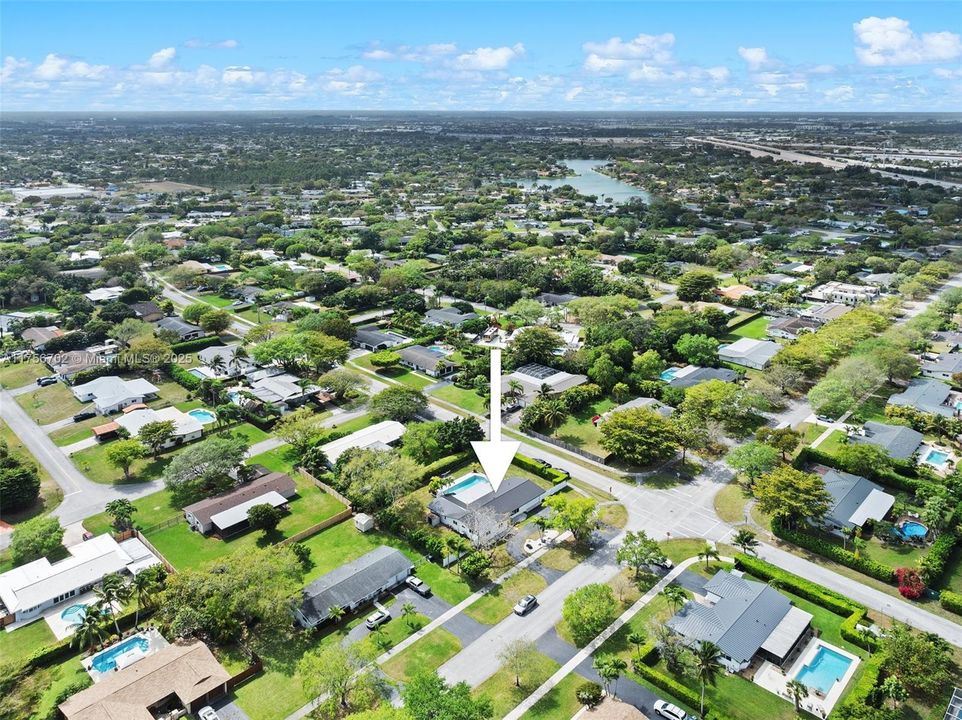 最近售出: $1,199,000 (4 贝兹, 3 浴室, 2054 平方英尺)